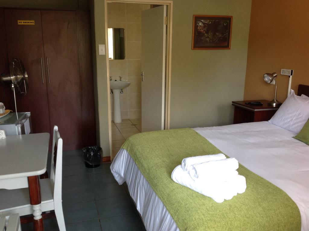 نيلسبروت Amigos Bed & Breakfast - No Loadshedding الغرفة الصورة